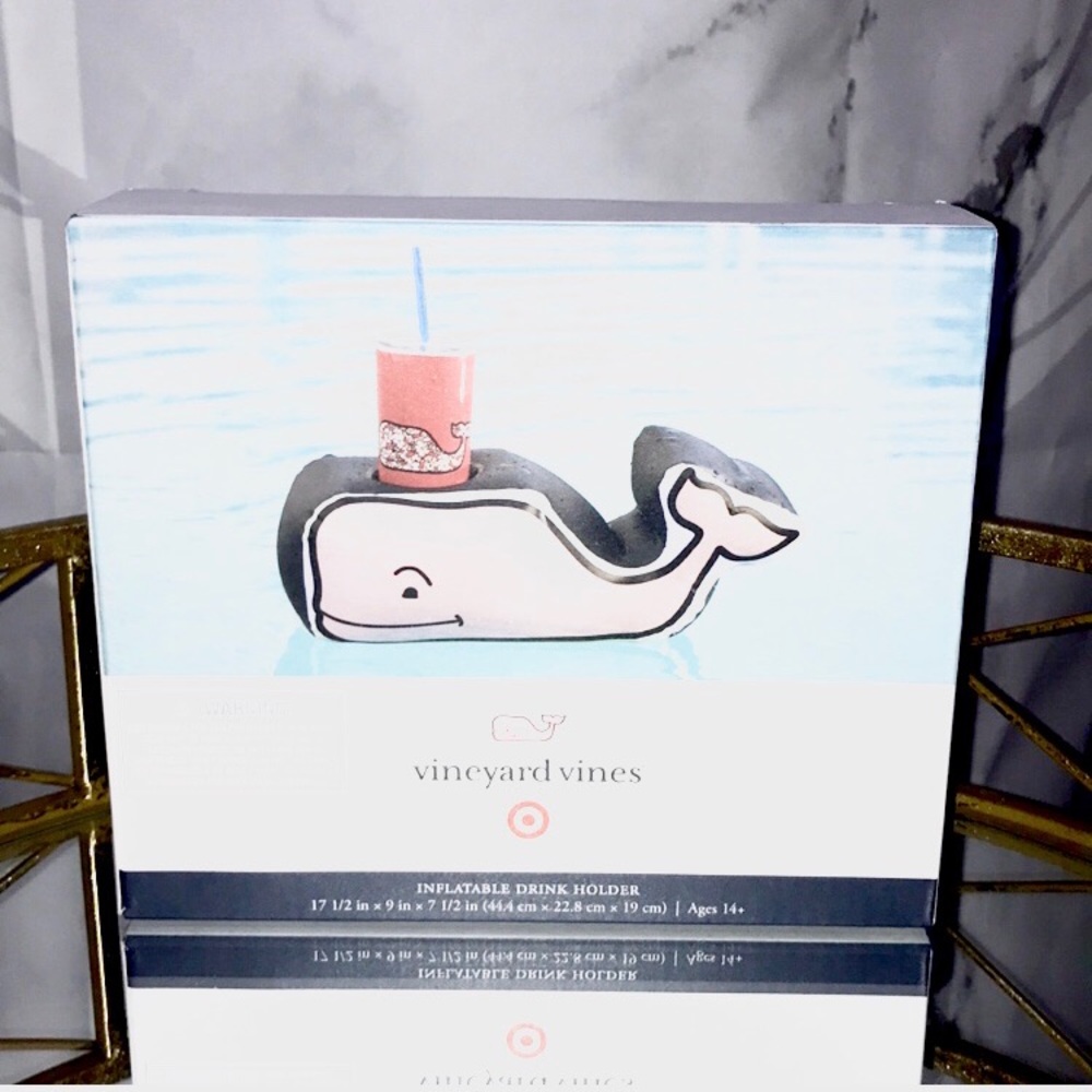 NEW Vineyard Vine Target inflatable drink holder - Picture 1 of 4